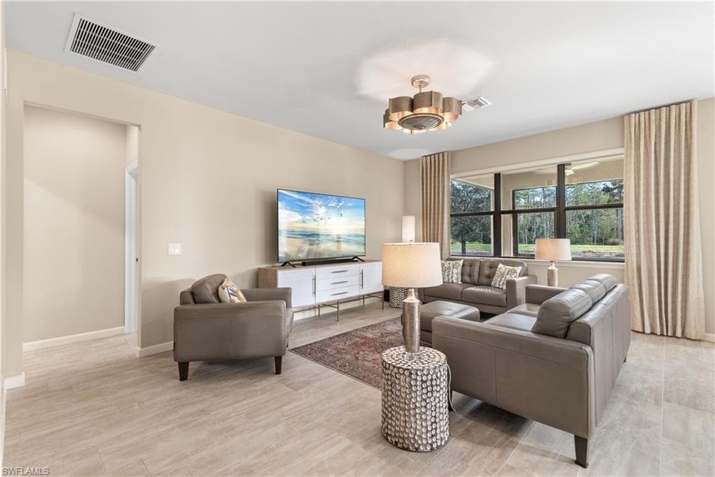 7370 Mockingbird Ct, Naples, FL 34114-4