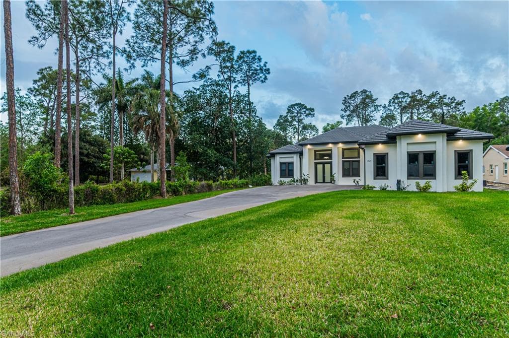 3524 29th Ave SW, Naples, FL 34117-10