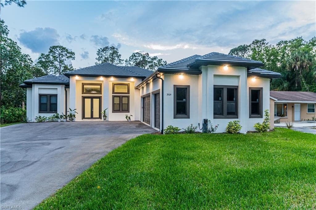 3524 29th Ave SW, Naples, FL 34117-13