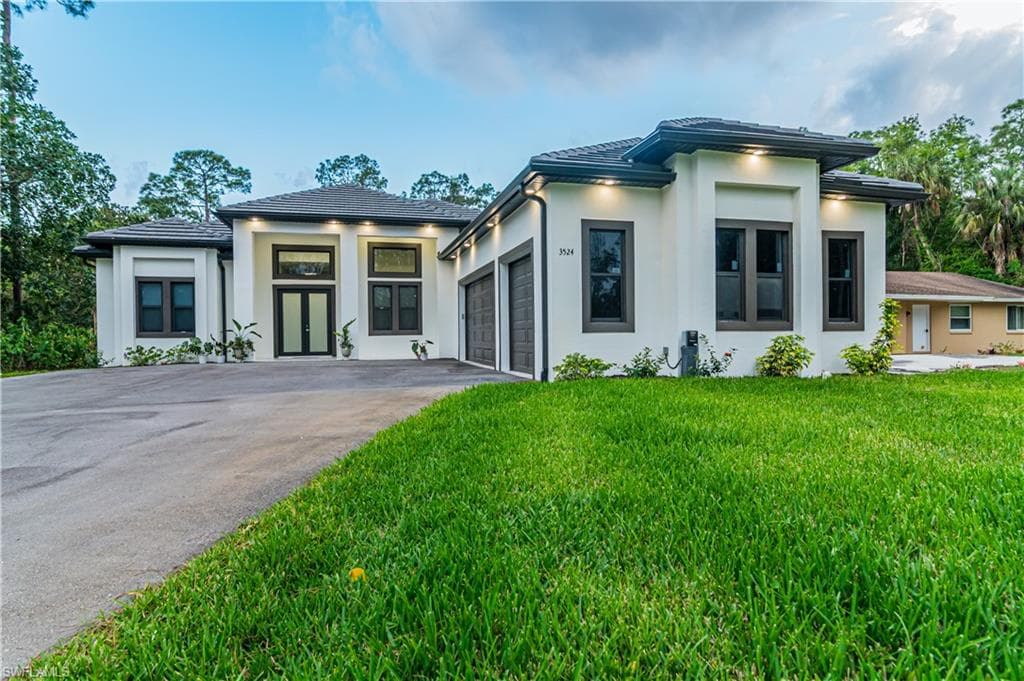3524 29th Ave SW, Naples, FL 34117-16