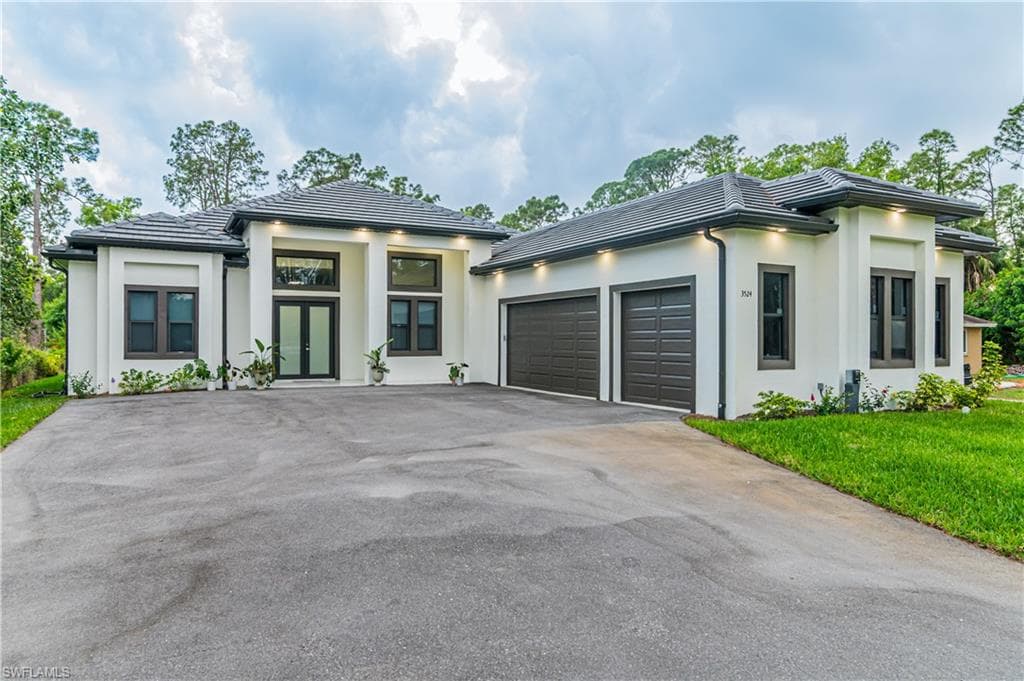 3524 29th Ave SW, Naples, FL 34117-17