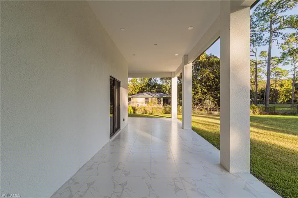 3524 29th Ave SW, Naples, FL 34117-32