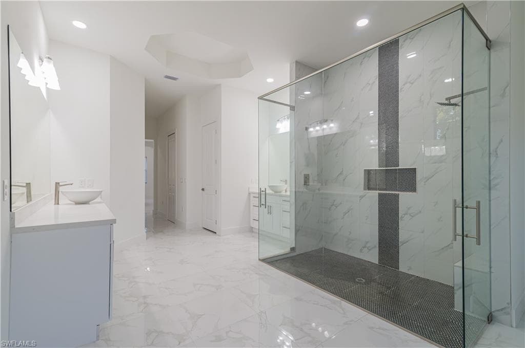 3524 29th Ave SW, Naples, FL 34117-37