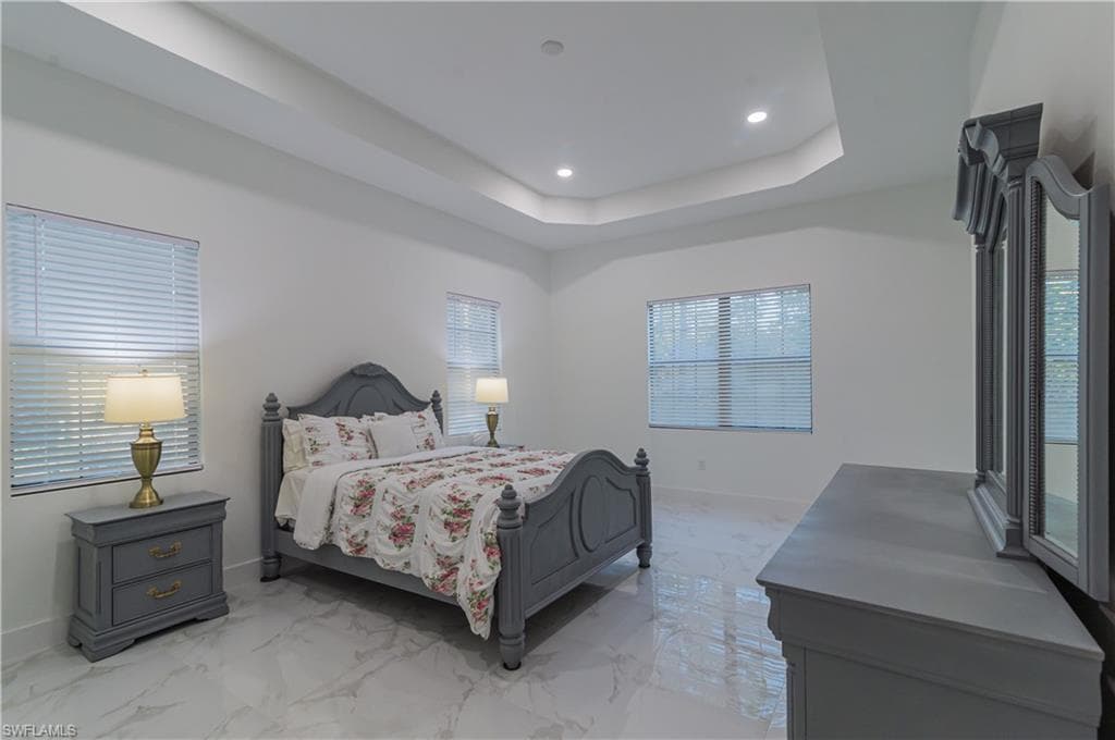 3524 29th Ave SW, Naples, FL 34117-40