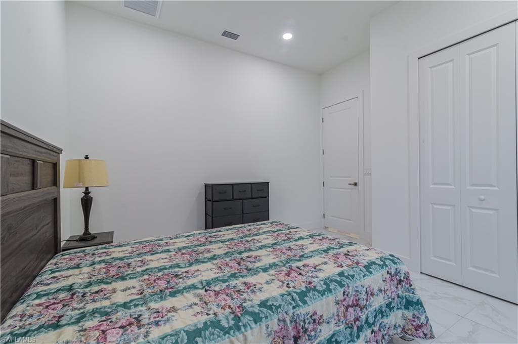 3524 29th Ave SW, Naples, FL 34117-44