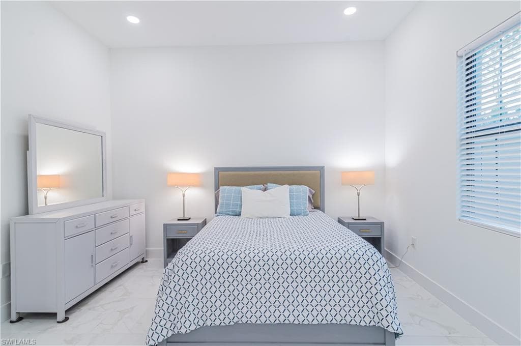 3524 29th Ave SW, Naples, FL 34117-45