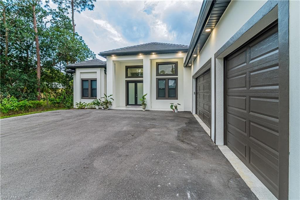 3524 29th Ave SW, Naples, FL 34117-50