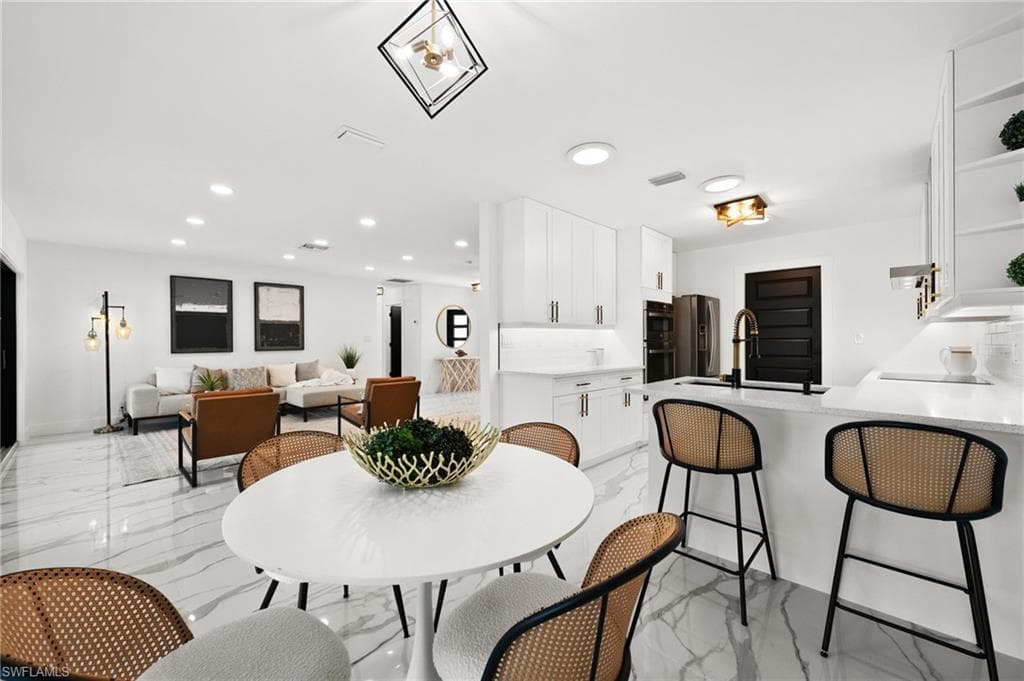 135 Tahiti Cir, Naples, FL 34113-11