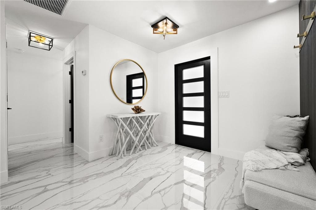 135 Tahiti Cir, Naples, FL 34113-15