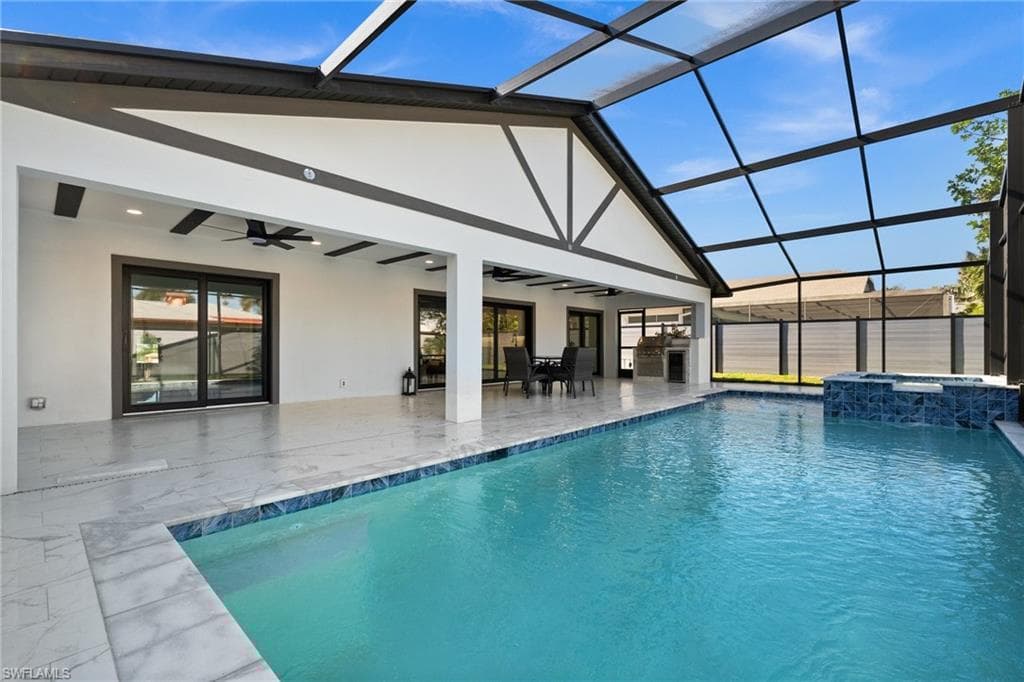 135 Tahiti Cir, Naples, FL 34113-20