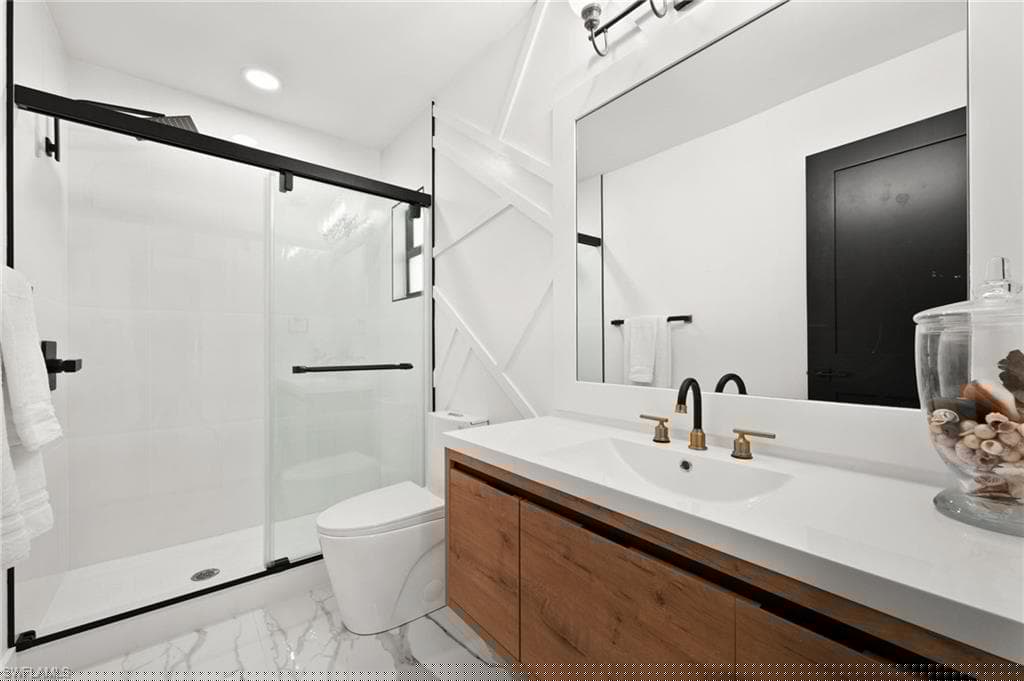 135 Tahiti Cir, Naples, FL 34113-24