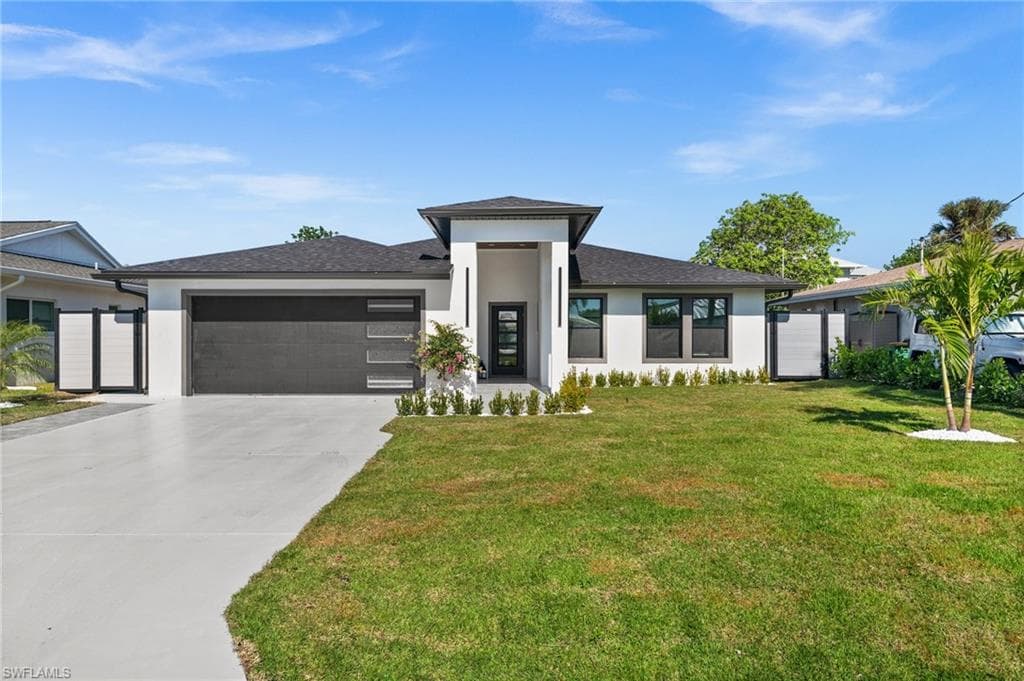 135 Tahiti Cir, Naples, FL 34113-2