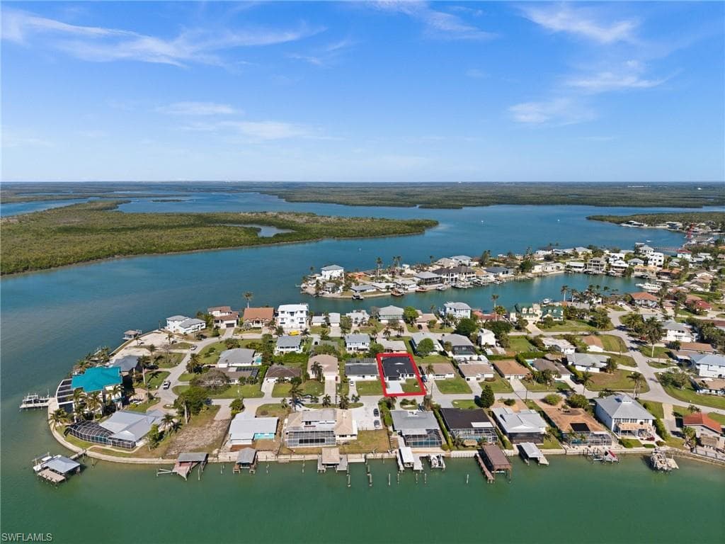 135 Tahiti Cir, Naples, FL 34113-5