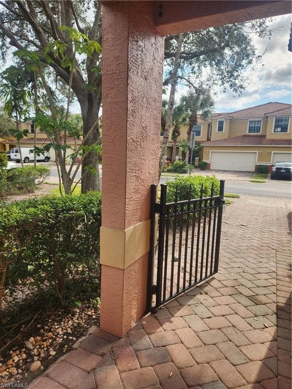7542 Bristol Cir, Naples, FL 34120-14
