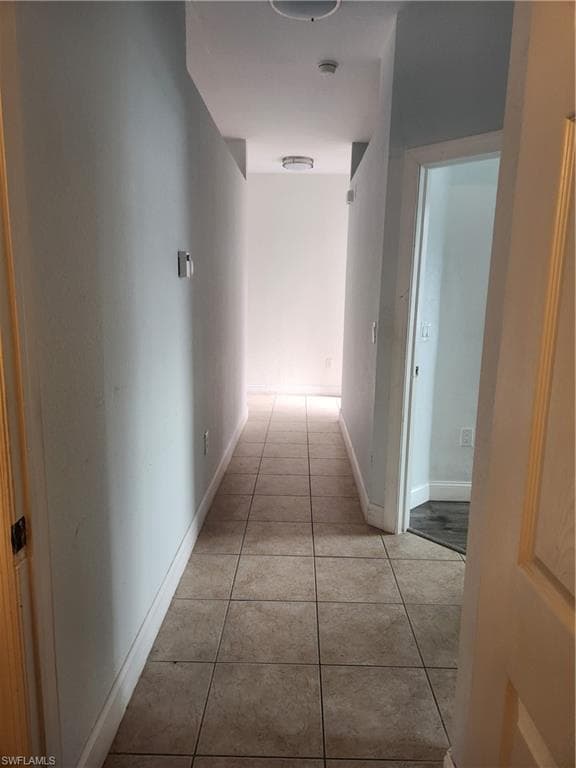 7542 Bristol Cir, Naples, FL 34120-20