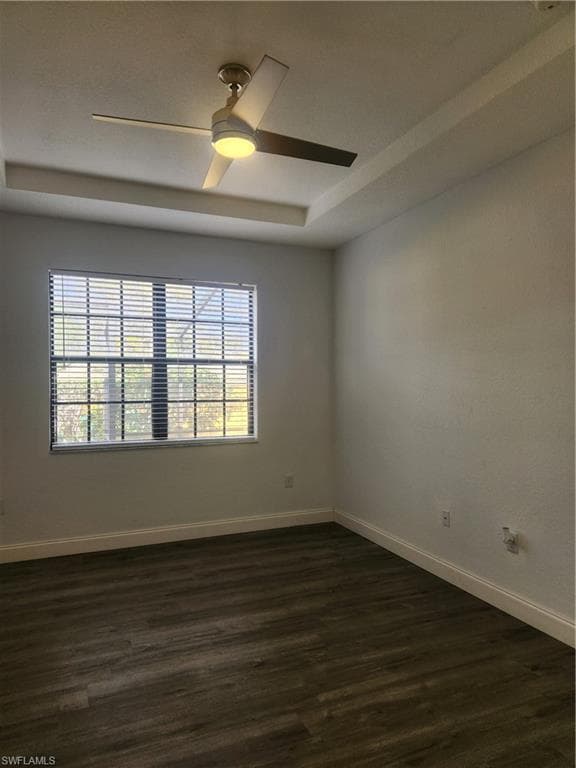 7542 Bristol Cir, Naples, FL 34120-28