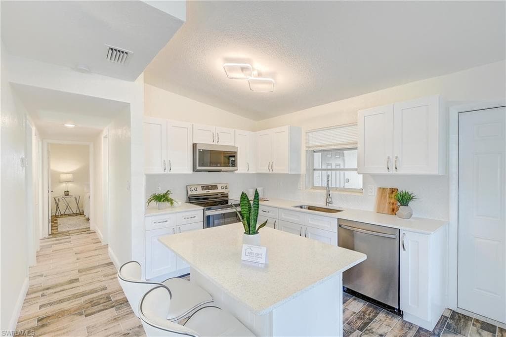 4250 Lagg Ave, Fort Myers, FL 33901-15