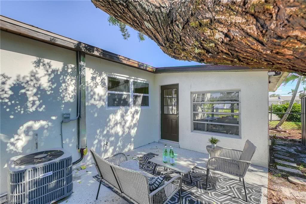 4250 Lagg Ave, Fort Myers, FL 33901-32