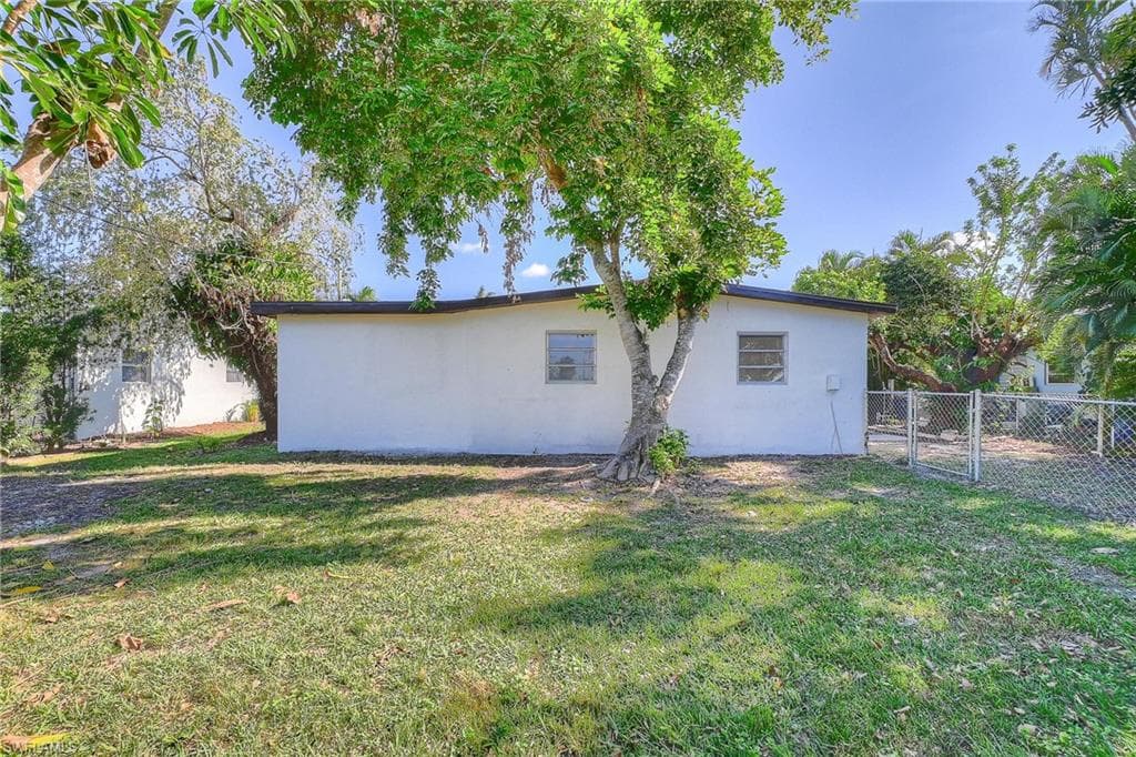 4250 Lagg Ave, Fort Myers, FL 33901-34