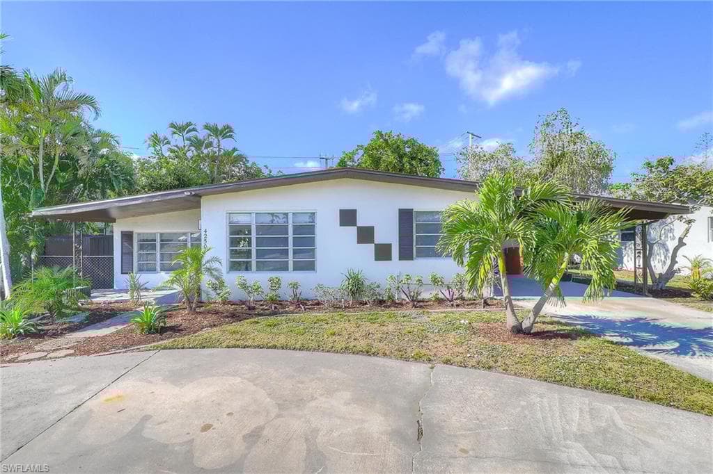4250 Lagg Ave, Fort Myers, FL 33901-3