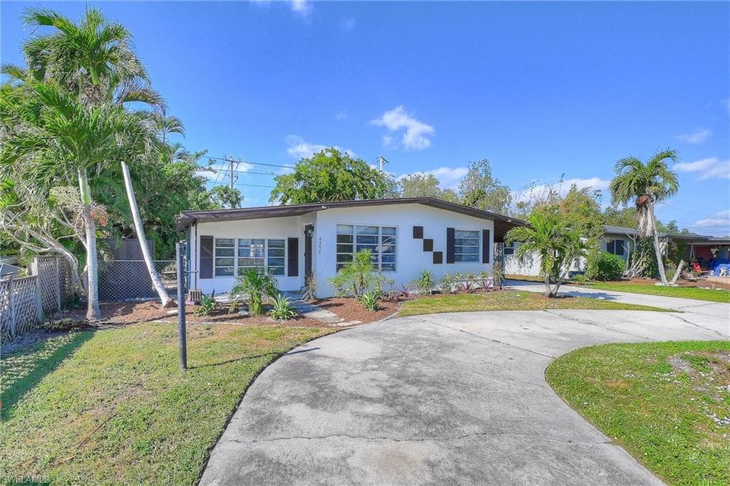 4250 Lagg Ave, Fort Myers, FL 33901-4