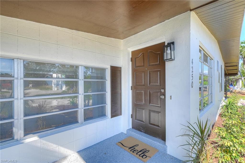4250 Lagg Ave, Fort Myers, FL 33901-6