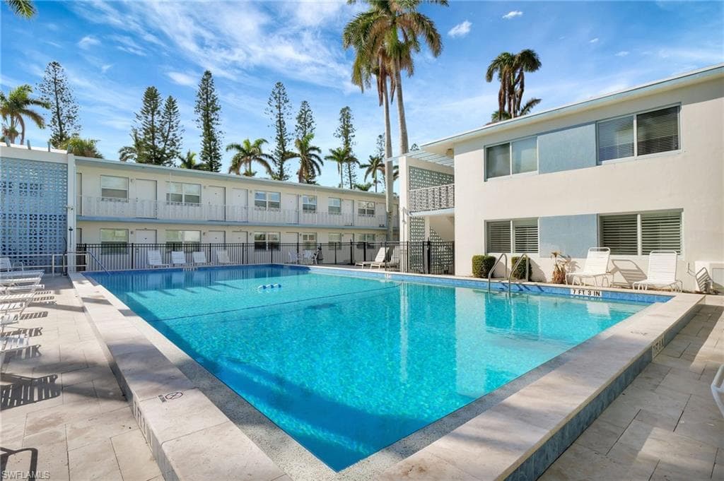 1295 Gulf Shore Blvd S 134, Naples, FL 34102-24