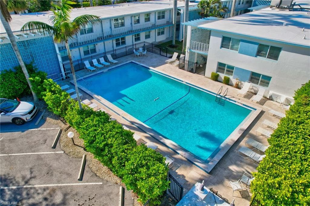1295 Gulf Shore Blvd S 134, Naples, FL 34102-47