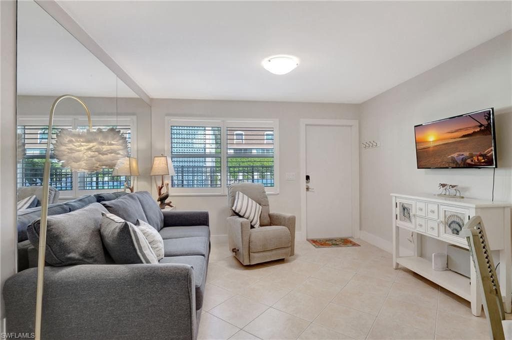 1295 Gulf Shore Blvd S 134, Naples, FL 34102-7