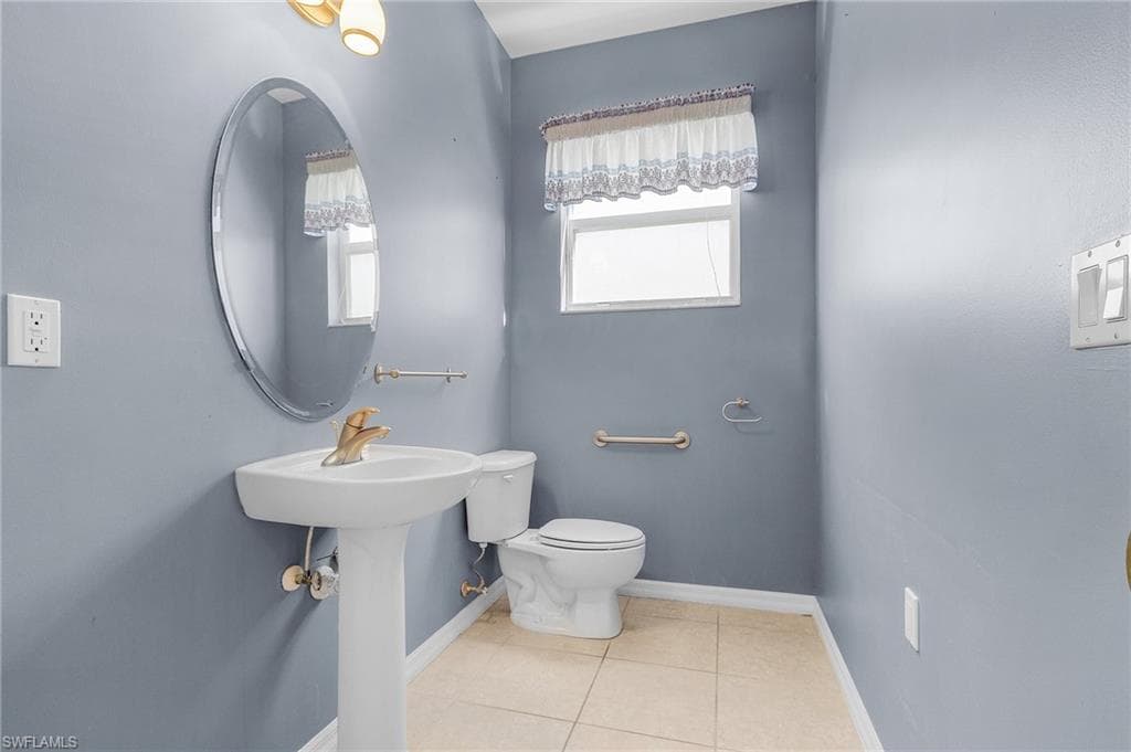 8318 Laurel Lakes Way, Naples, FL 34119-17