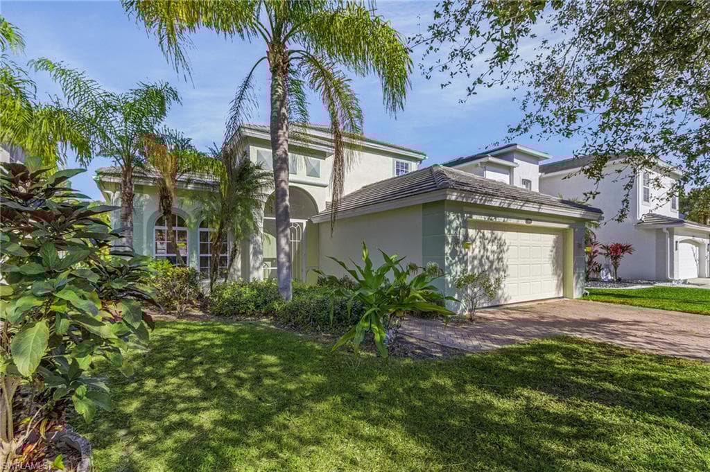 8318 Laurel Lakes Way, Naples, FL 34119-1