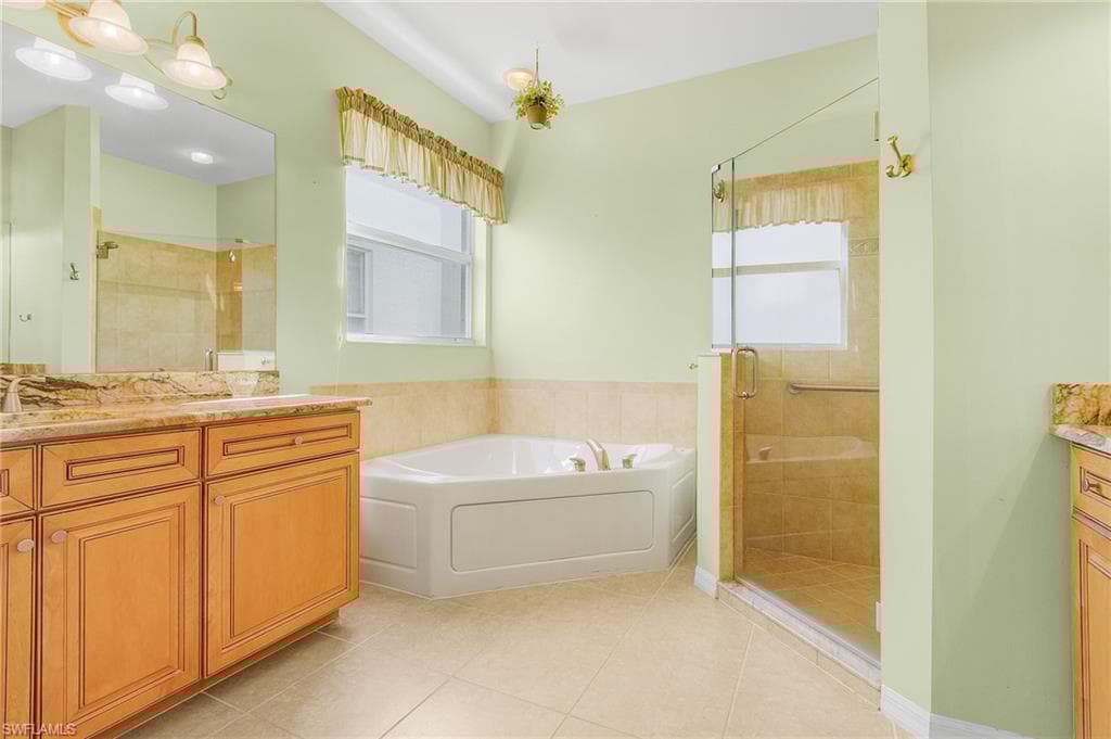 8318 Laurel Lakes Way, Naples, FL 34119-20