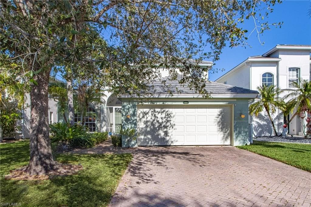8318 Laurel Lakes Way, Naples, FL 34119-3