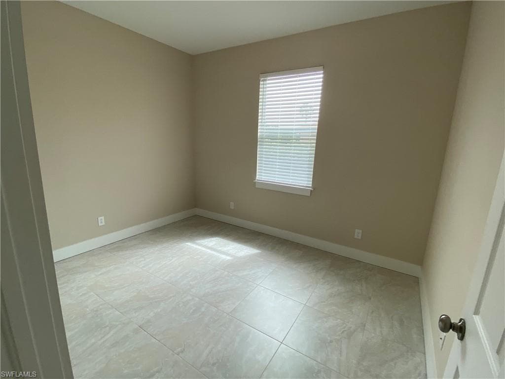 2300 Jackson Ave, Naples, FL 34112-15