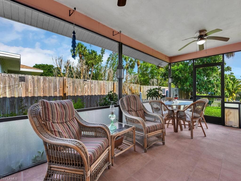 845 107th Ave N, Naples, FL 34108-15