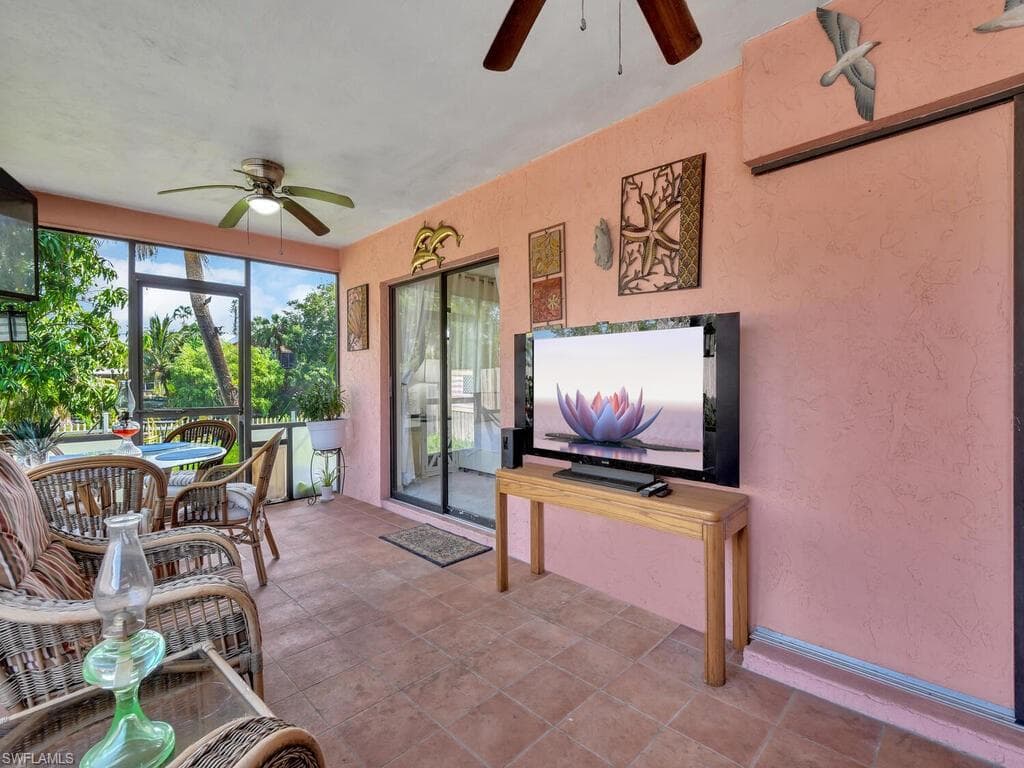 845 107th Ave N, Naples, FL 34108-16
