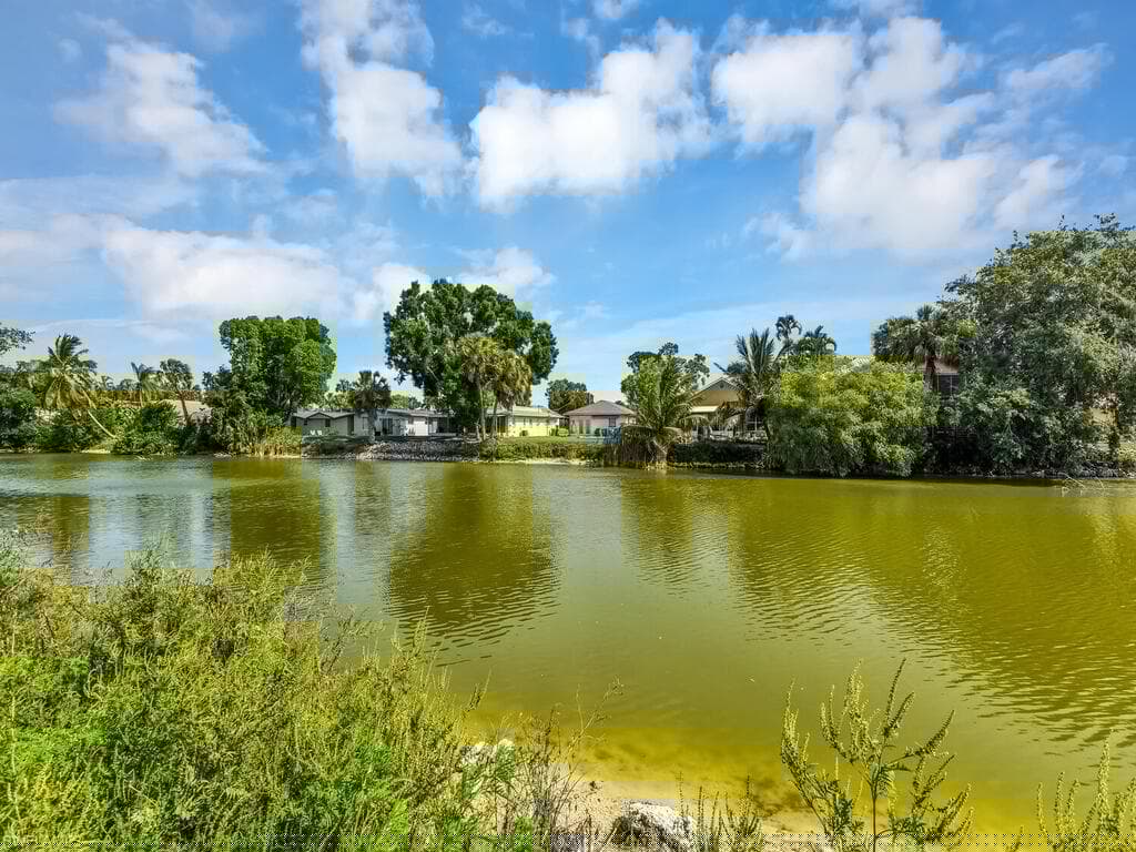 845 107th Ave N, Naples, FL 34108-19