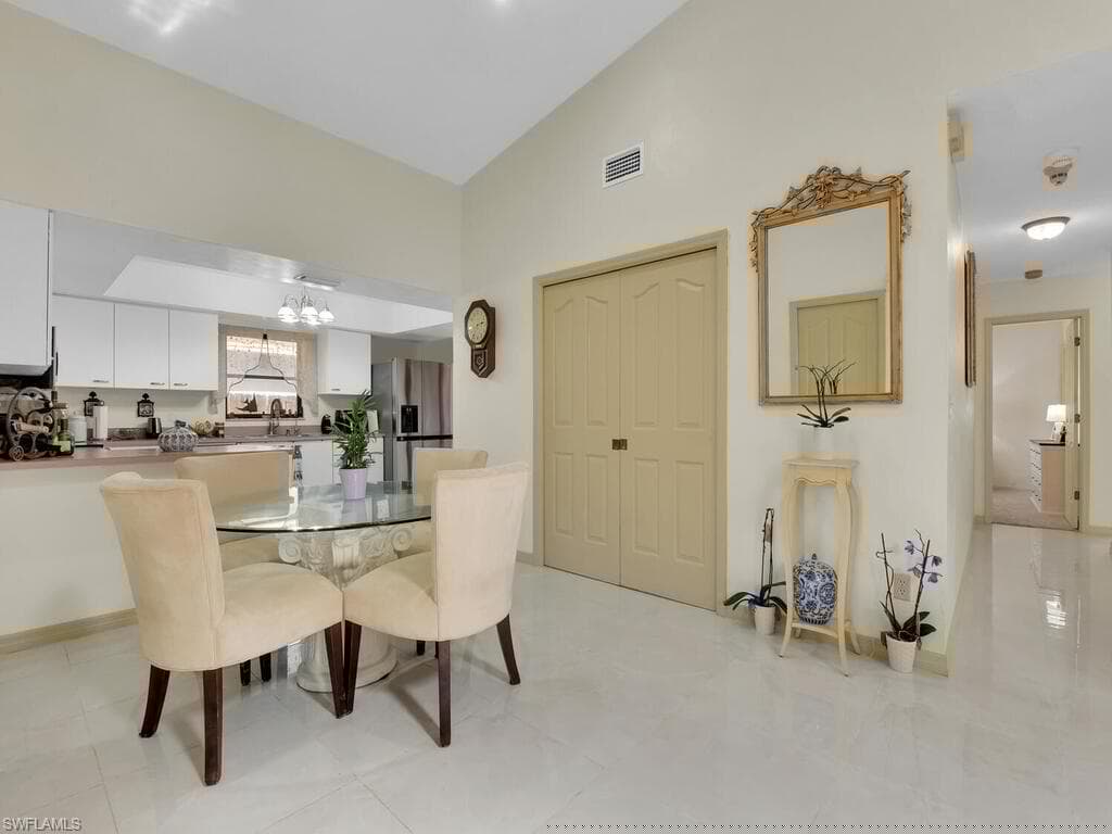 845 107th Ave N, Naples, FL 34108-5