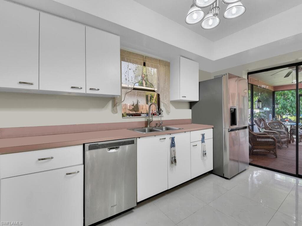 845 107th Ave N, Naples, FL 34108-7
