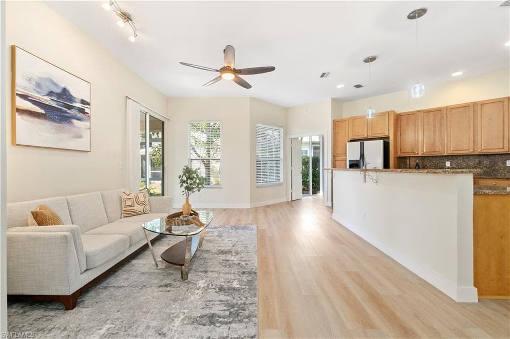 2662 Aft Ave, Naples, FL 34109-4