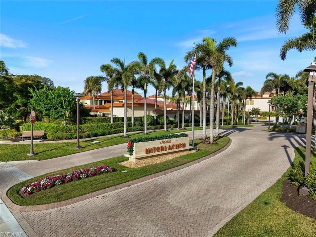 6740 Pelican Bay Blvd, Naples, FL 34108-3