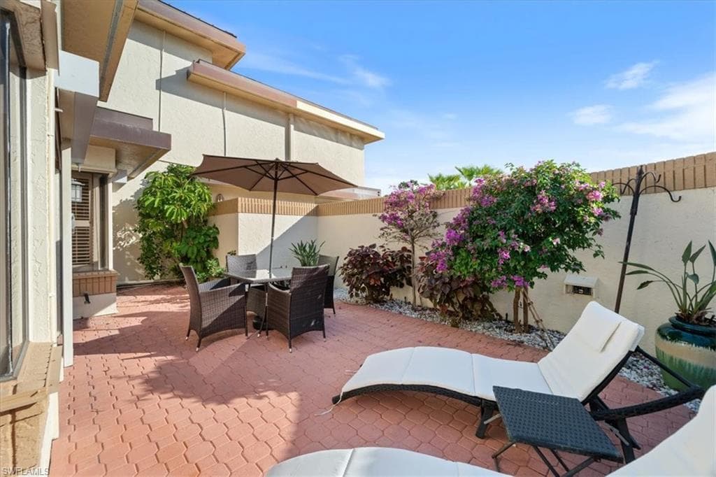 6740 Pelican Bay Blvd, Naples, FL 34108-45