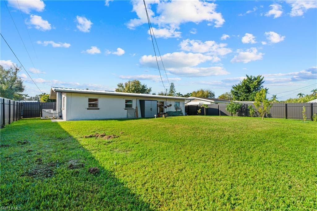 40 Victoria Dr N, Fort Myers, FL 33917-27