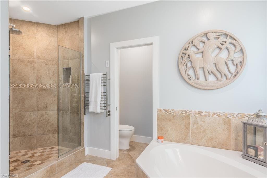 90 Seas Ct, Marco Island, FL 34145-18