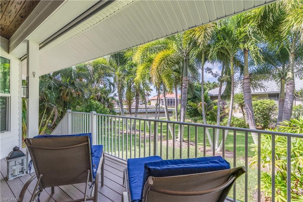 90 Seas Ct, Marco Island, FL 34145-26