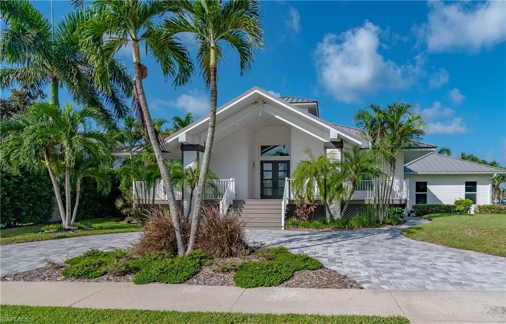 90 Seas Ct, Marco Island, FL 34145-1