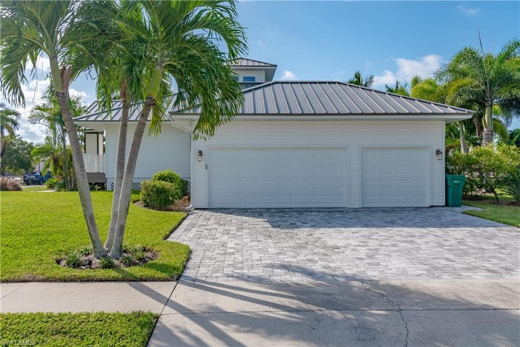 90 Seas Ct, Marco Island, FL 34145-31
