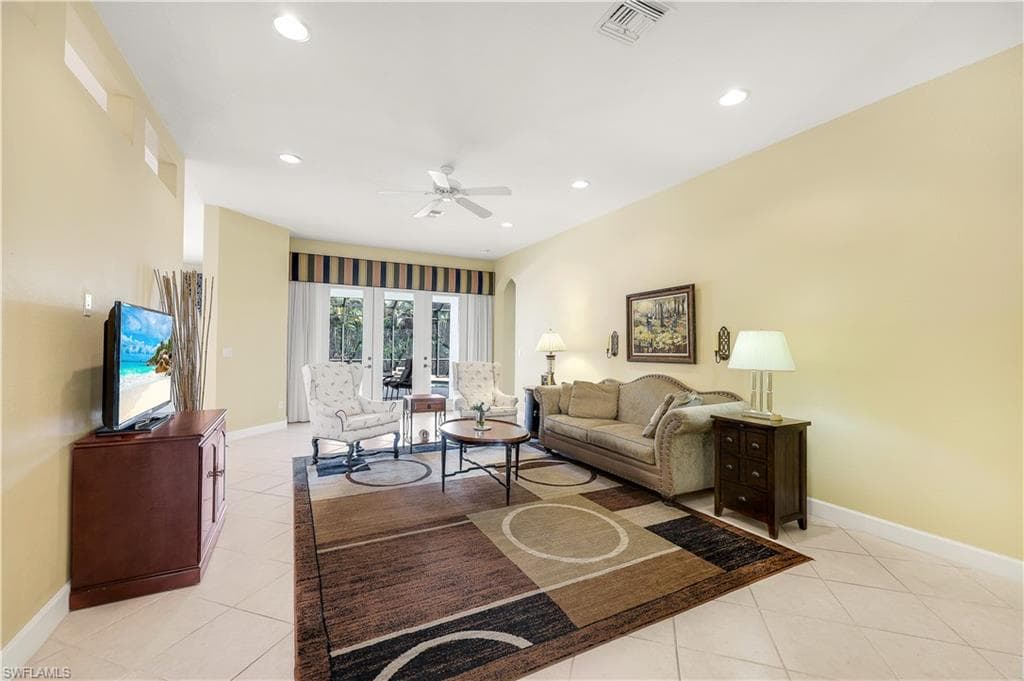 6132 Highwood Park Ln, Naples, FL 34110-4