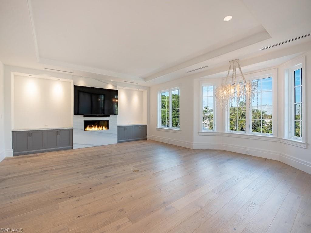 745 12th Ave S 102, Naples, FL 34102-7