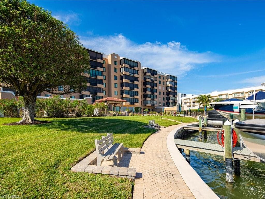 3430 Gulf Shore Blvd N 6i, Naples, FL 34103-43